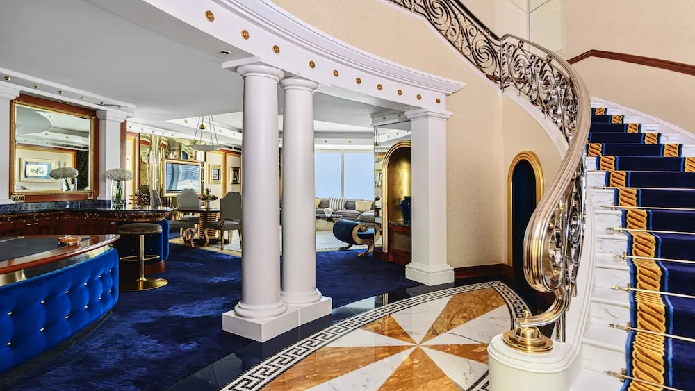 Deluxe Two-Bedroom Suite - Sea View with Butler Service (Duplex Suite - 1099 ft²)