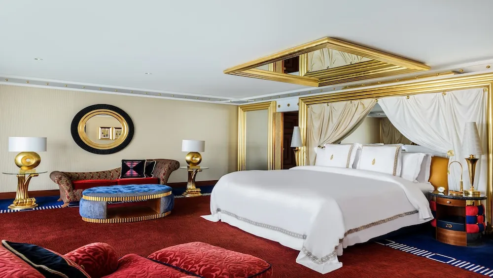 Deluxe Two-Bedroom Suite - Sea View with Butler Service (Duplex Suite - 1099 ft²)