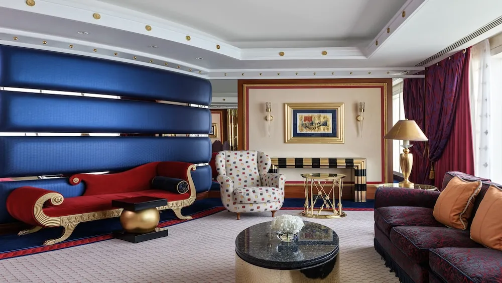 Deluxe Palm Suite - Sea View with Butler Service (Duplex Suite - 558 ft²)