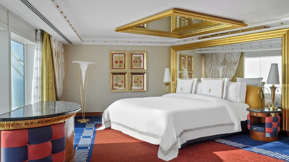 Deluxe Palm Suite - Sea View with Butler Service (Duplex Suite - 558 ft²)