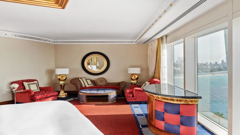 Deluxe Palm Suite - Sea View with Butler Service (Duplex Suite - 558 ft²)