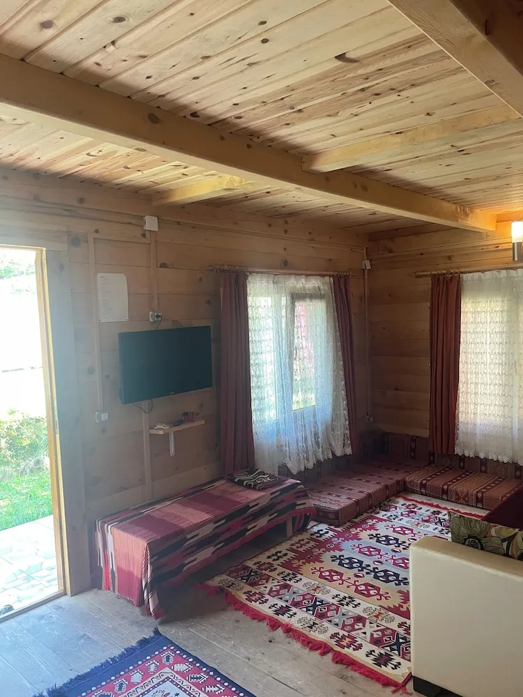 Apart Daire, Nehir Manzaralı