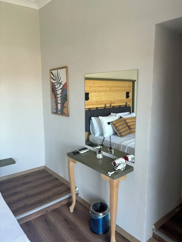 Deluxe Tek Büyük Yataklı Oda, Deniz Manzaralı