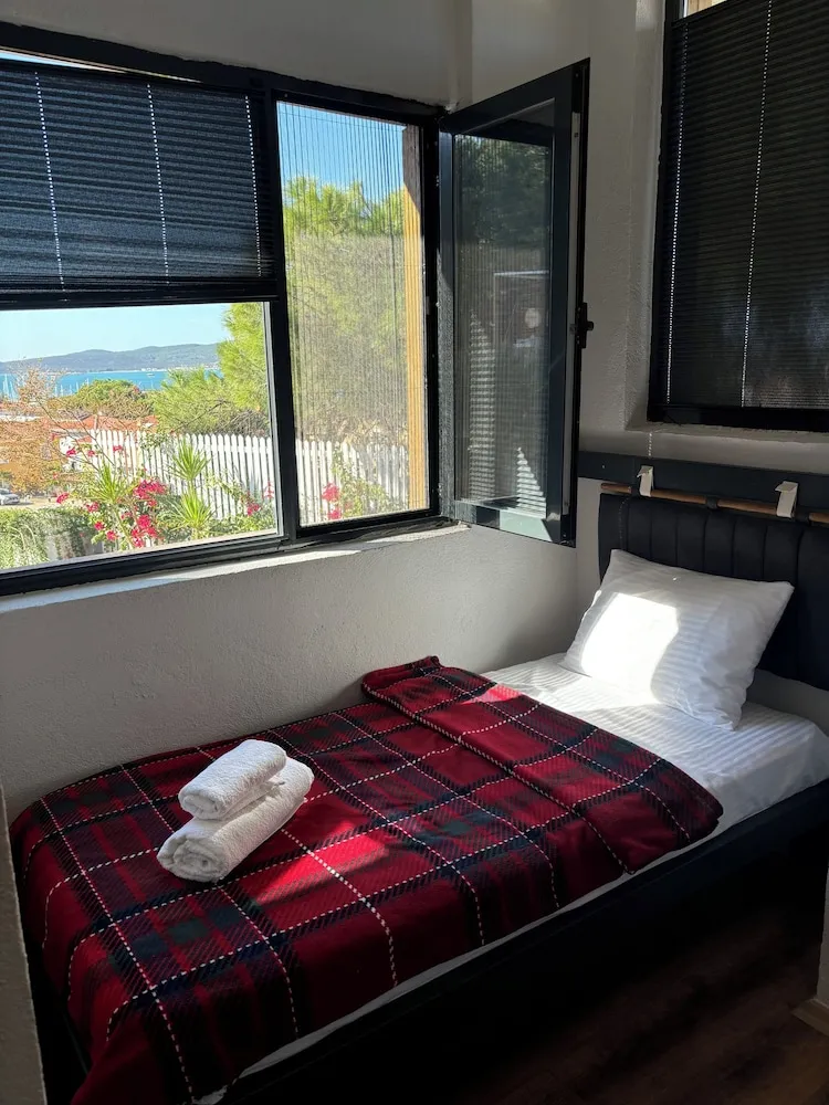 Deluxe Tek Büyük Yataklı Oda, Deniz Manzaralı