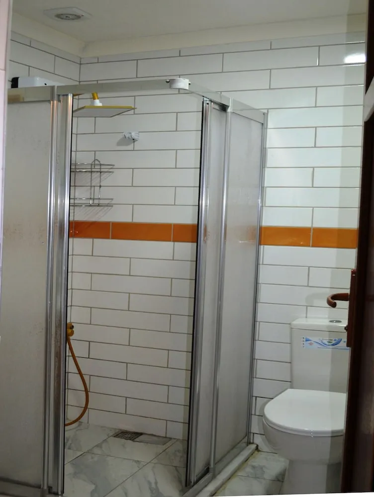 Standard Üç Kişilik Oda, Bahçe Manzaralı