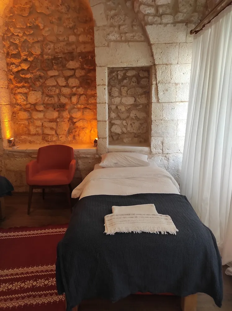 Comfort Üç Kişilik Oda, Balkon, Avlu Manzaralı