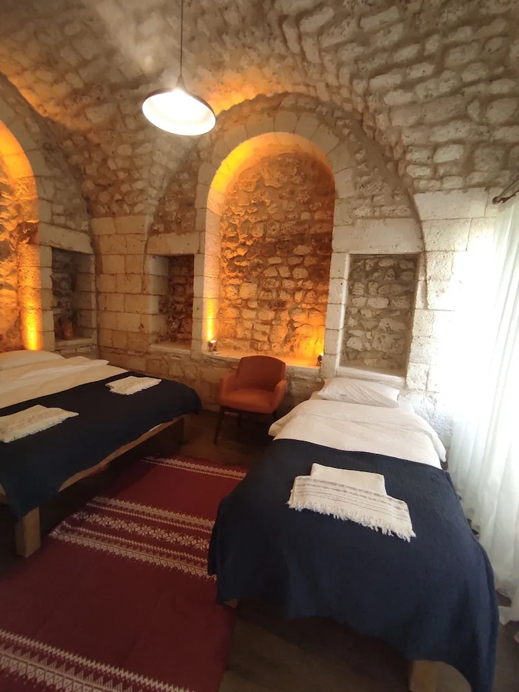 Comfort Üç Kişilik Oda, Balkon, Avlu Manzaralı