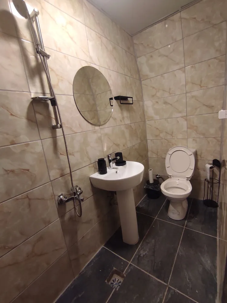 Comfort Üç Kişilik Oda, Balkon, Avlu Manzaralı