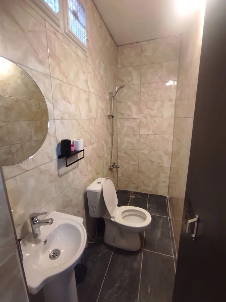 Comfort Tek Büyük Yataklı Oda, Avlu Manzaralı