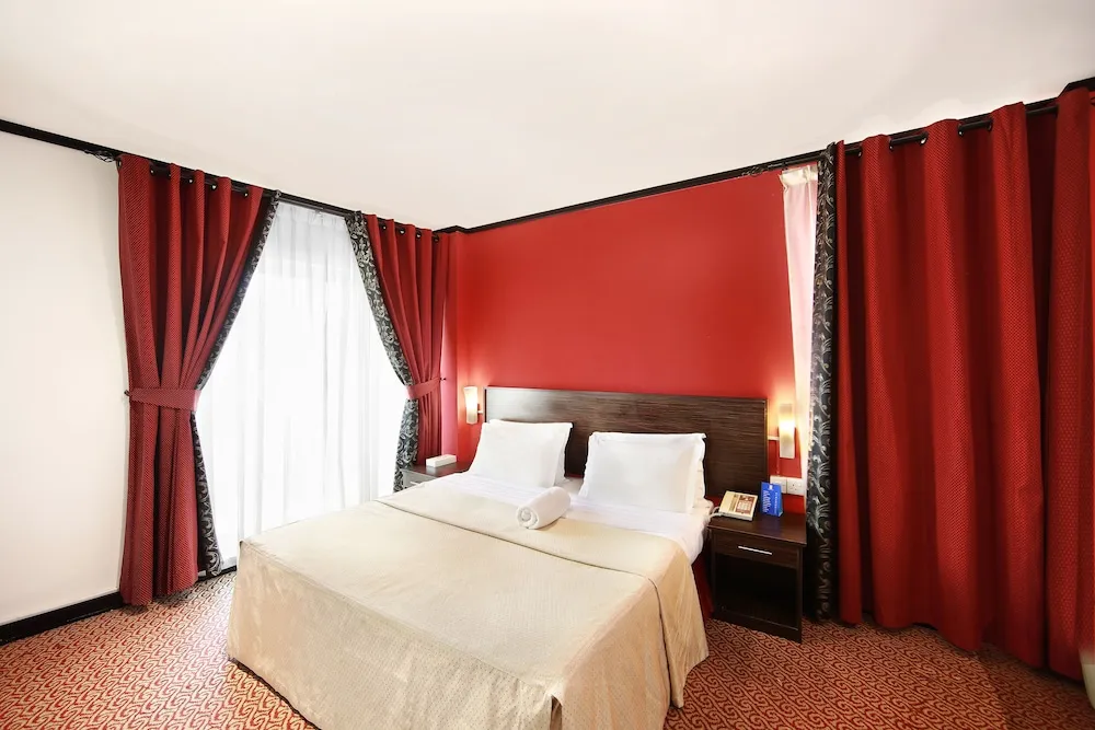 Deluxe Tek Büyük Yataklı Oda