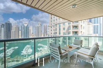 LUX - Ultimate Marina View Deluxe Suite
