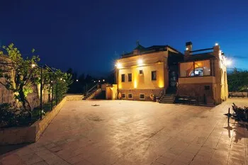 Agata Cave Sinasos Hotel