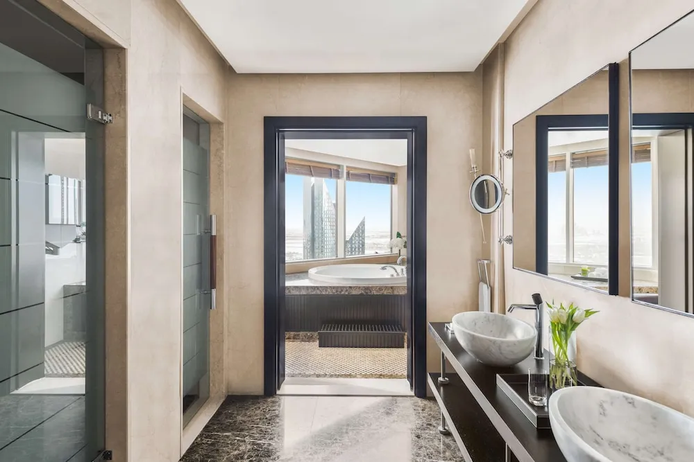 Horizon, Premier Room - Exclusive access to the Horizon Club Lounge and breakfast