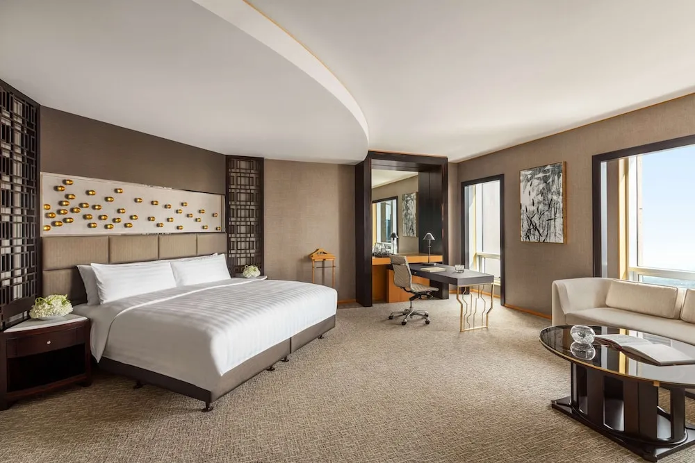 Horizon Deluxe Room, 1 King Bed - Exclusive access to the Horizon Club Lounge and breakfast