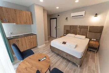 Lacasa Royal Hotel