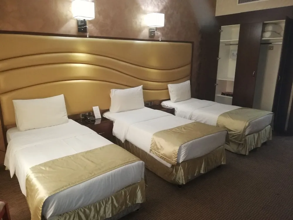 Deluxe Üç Kişilik Oda