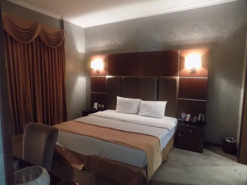 Superior Büyük Yataklı Tek Kişilik Oda