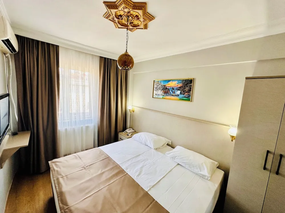 Comfort Tek Büyük Yataklı Oda