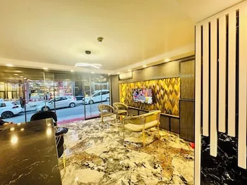 Crowned Exclusive Hotel