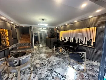 Crowned Exclusive Hotel