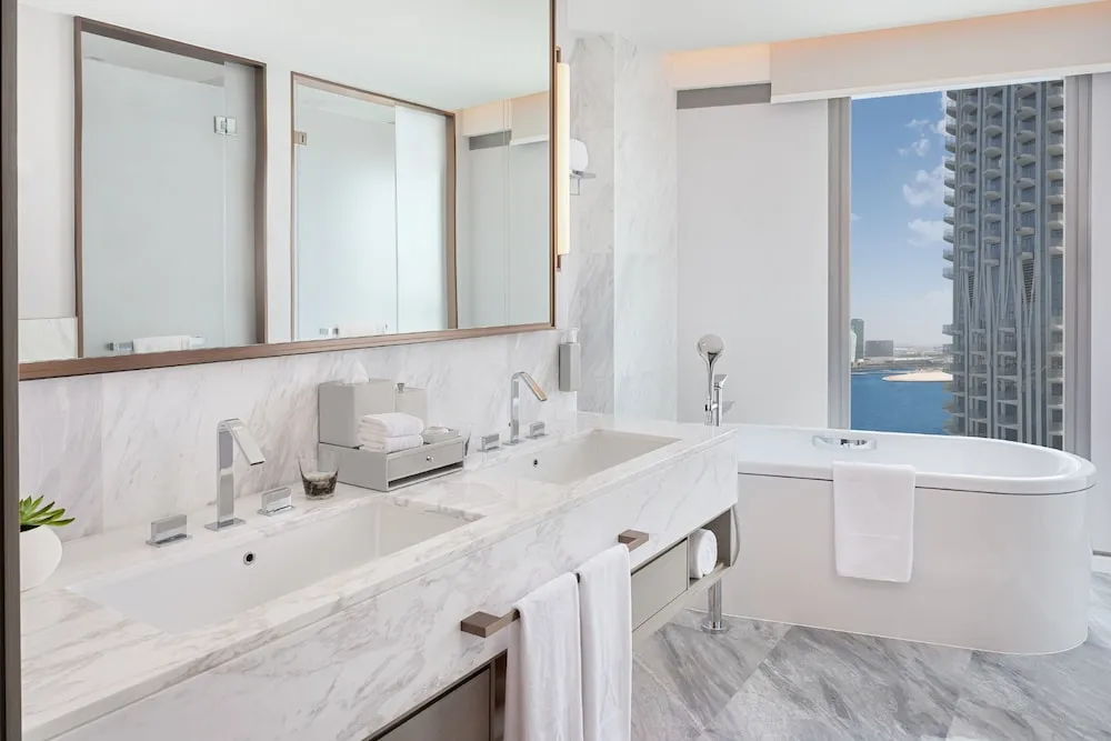 Skyline Suite (Creek View) - Complimentary Lagoon Access