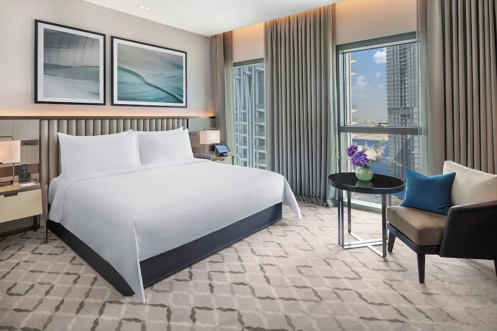 Deluxe Room, 1 King Bed, City View - Complimentary Lagoon Access