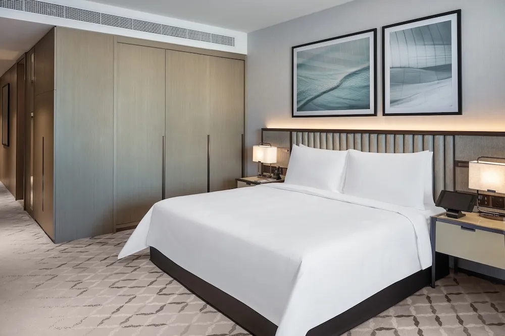 Deluxe Room, 1 King Bed (Creek View) - Complimentary Lagoon Access