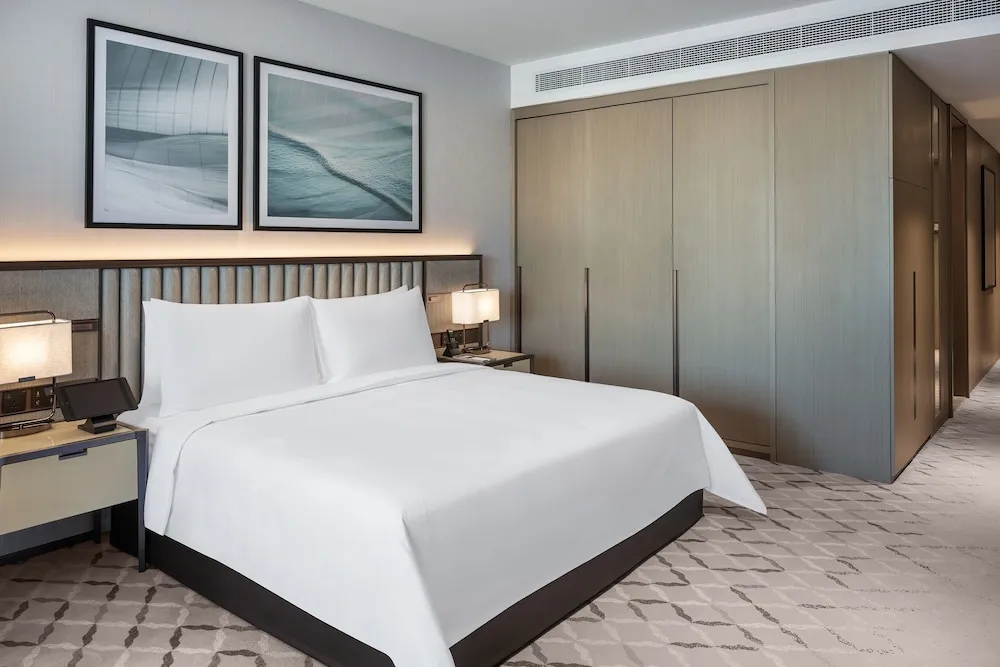 Premier Room, 1 King Bed (Creek View) - Complimentary Lagoon Access