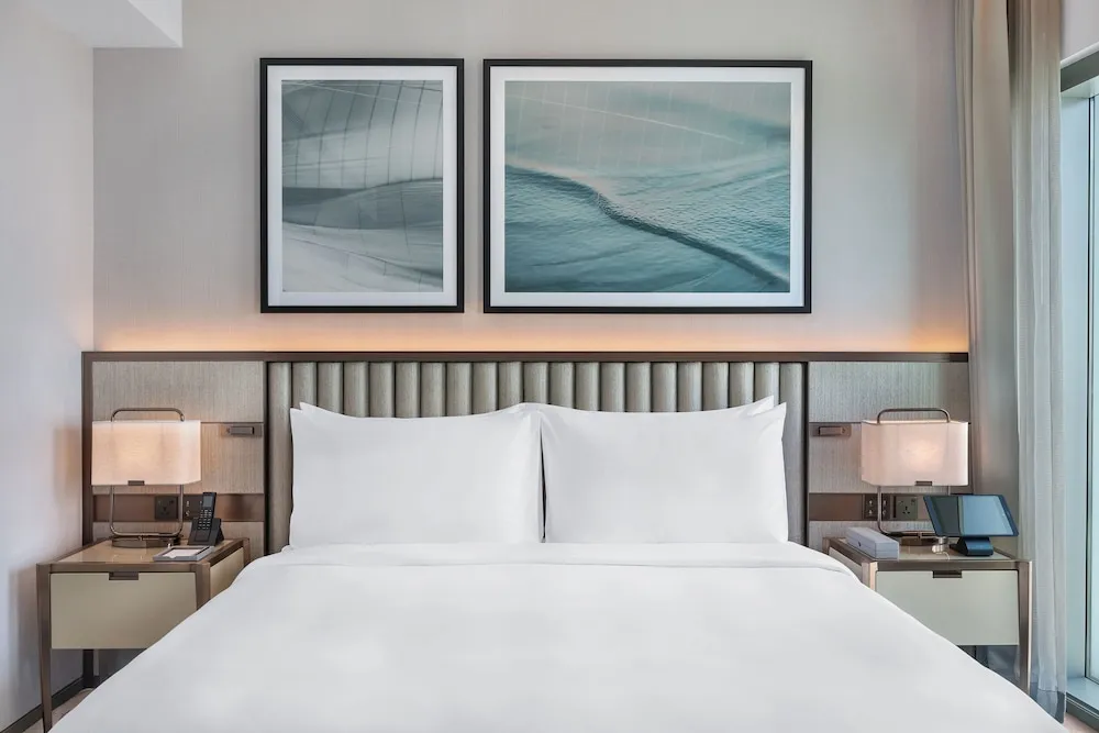 Club Room, 1 King Bed (Creek View) - Complimentary Lagoon Access