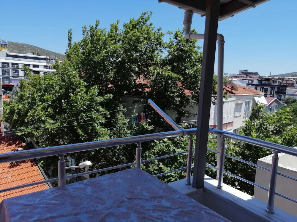 Standard Üç Kişilik Oda, Balkon