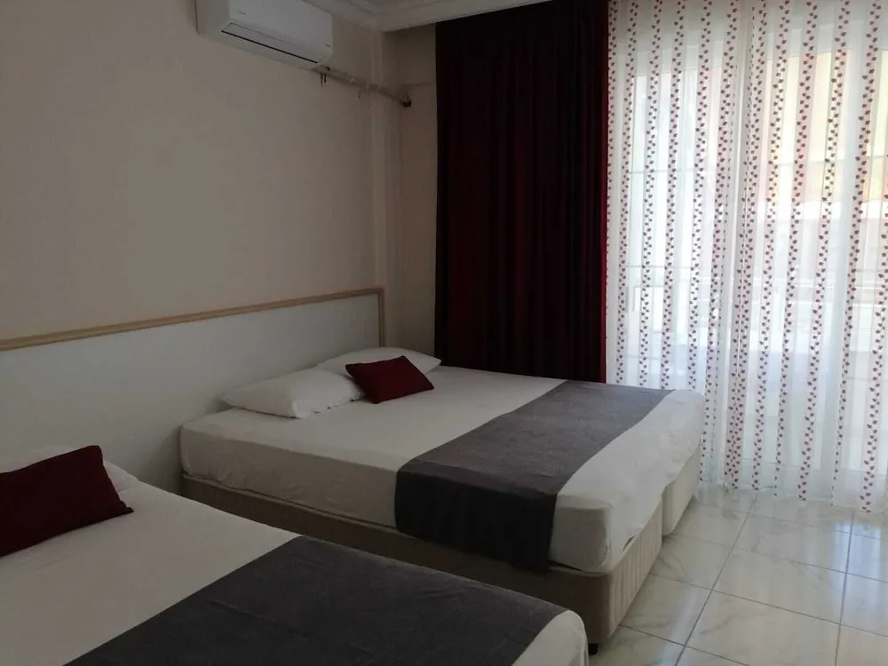 Standard Üç Kişilik Oda, Balkon