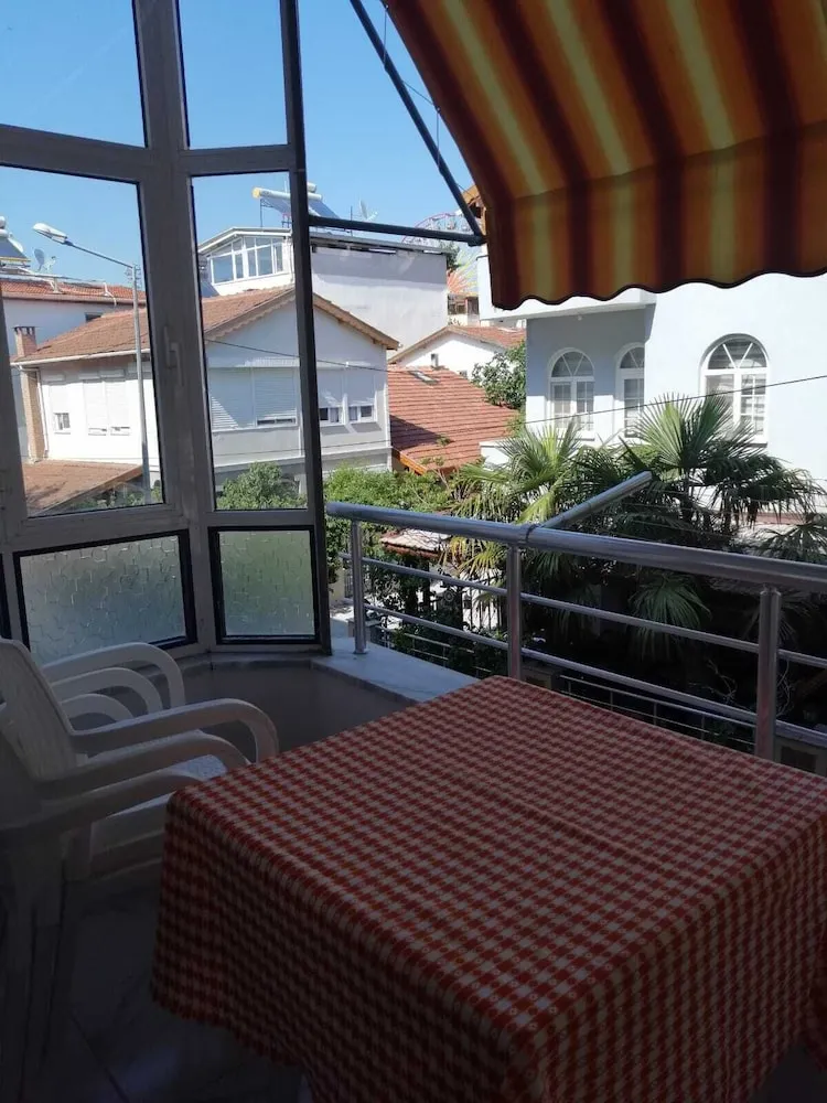 Standard Üç Kişilik Oda, Balkon