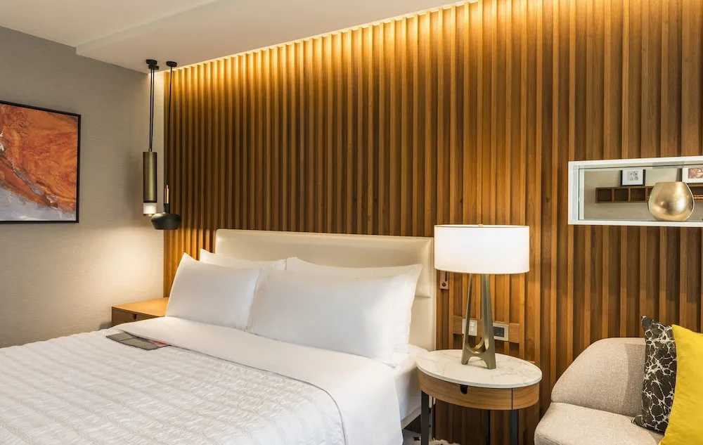 Superior Oda, 1 Büyük (Queen) Boy Yatak, Sigara İçilmez, Havuz Manzaralı (Pool Access)