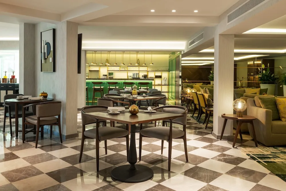 Royal Oda, 1 Çift Kişilik Yatak, Sigara İçilmez