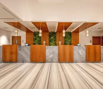 Canal Central Hotel