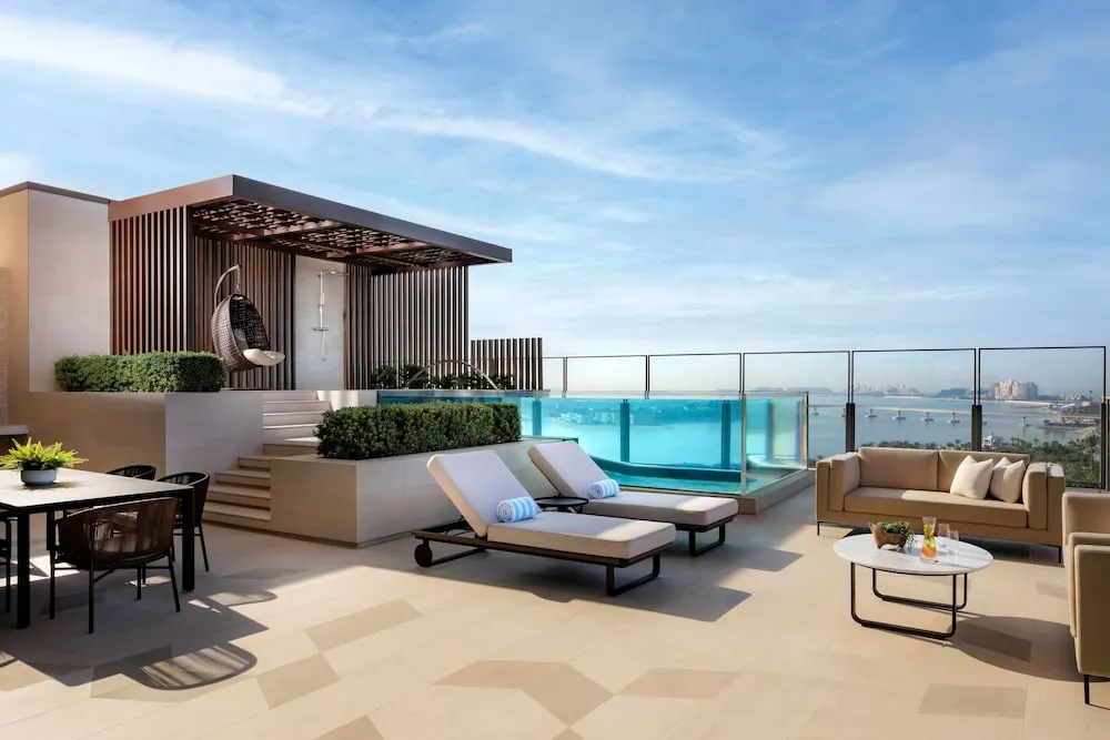 Villa (Sky Pool - Palm View)