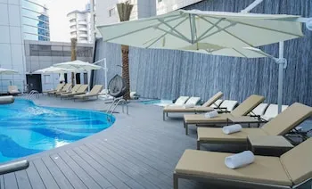 Al Khoory Sky Garden Hotel
