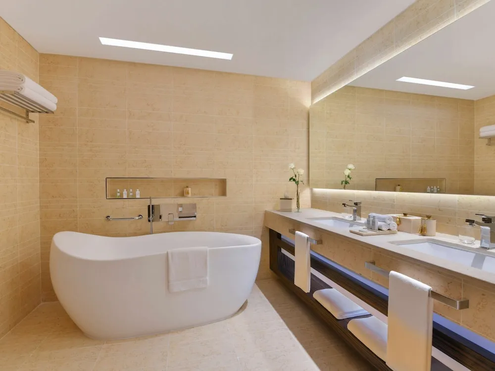 Panoramic King Suite with Club Millésime Access