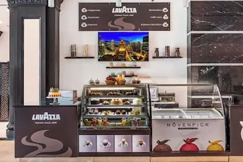 Sunday Hotel Holiday international Dubai