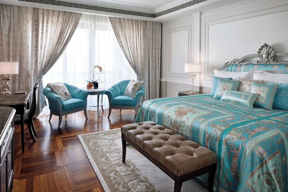 Premier Oda (Versace | Creek View)