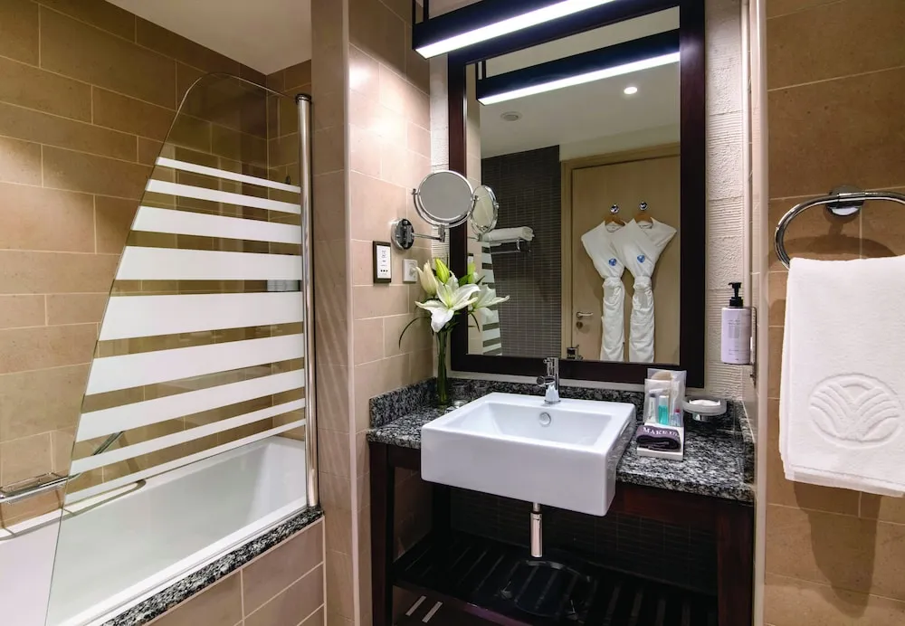 Oda, 1 En Büyük (King) Boy Yatak, Balkon, Deniz Manzaralı (Ain Dubai)