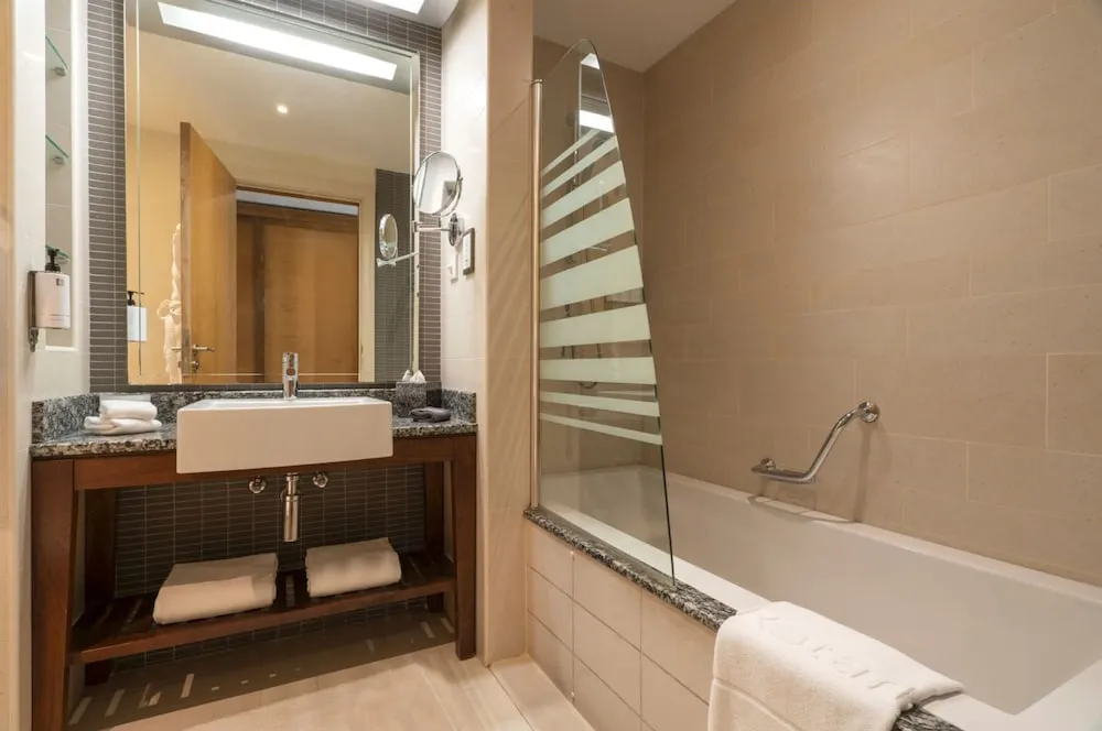 Oda, 2 Tek Kişilik Yatak, Balkon, Deniz Manzaralı (Ain Dubai)