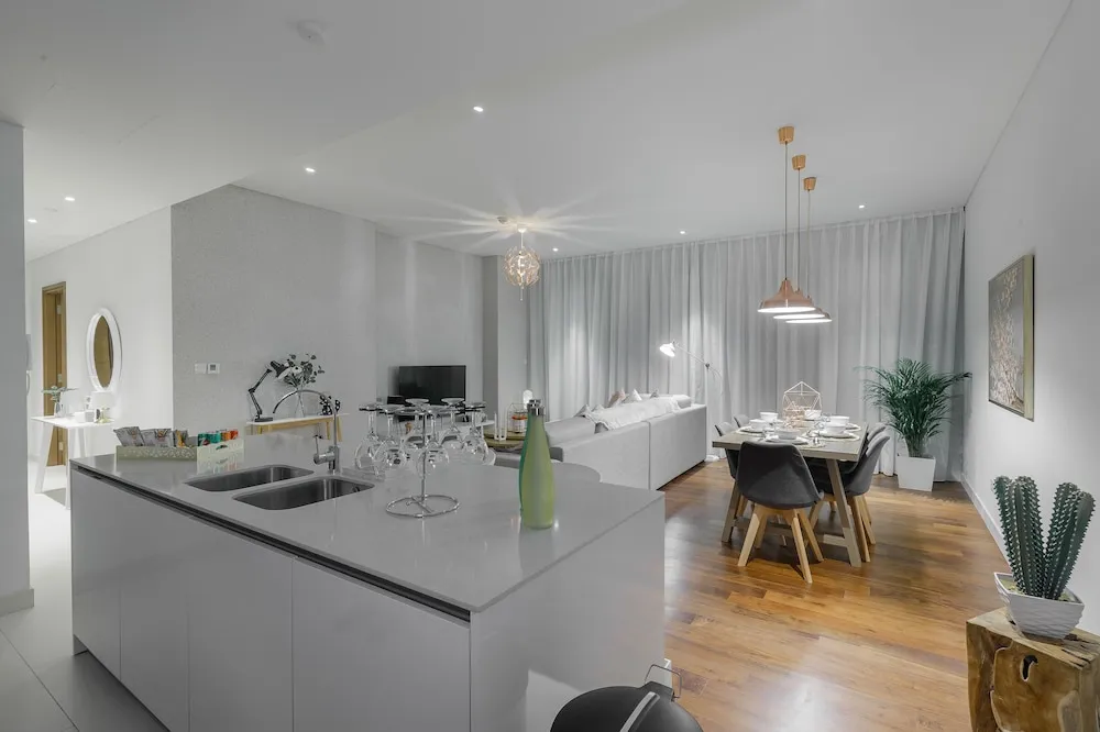 Apartment, 2 Bedroom with Maidsroom