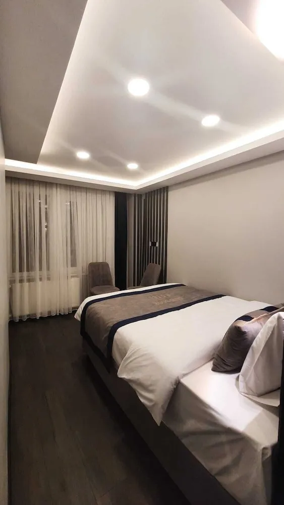 Comfort Tek Büyük Yataklı Oda