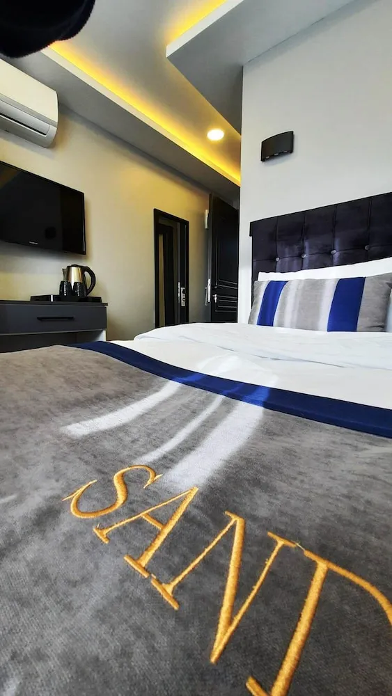 Comfort Tek Büyük Yataklı Oda
