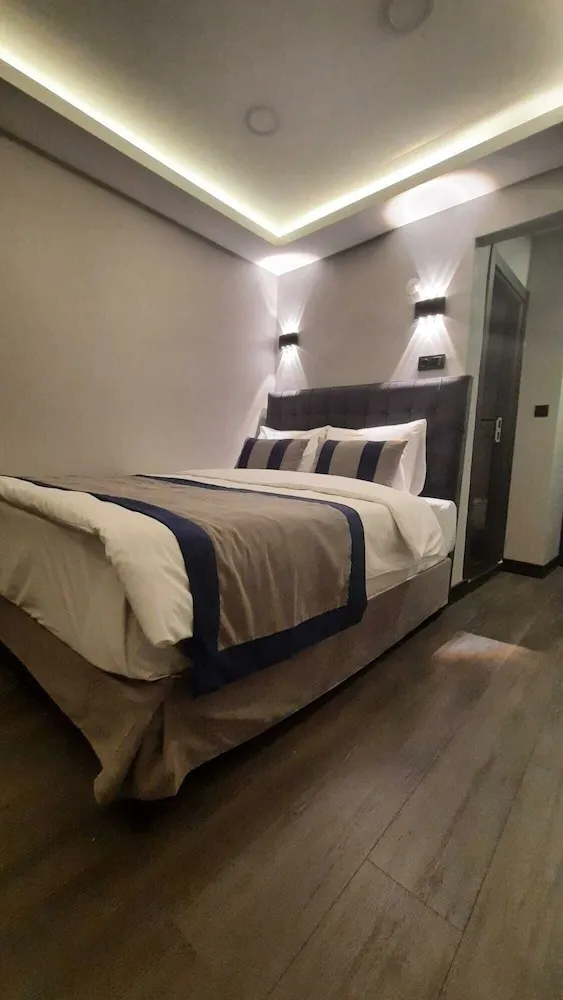 Comfort Tek Büyük Yataklı Oda