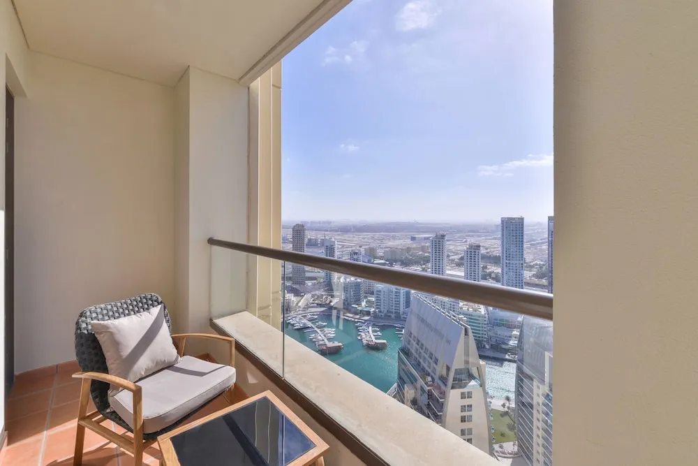 Deluxe 2BR Apartment - Sea View