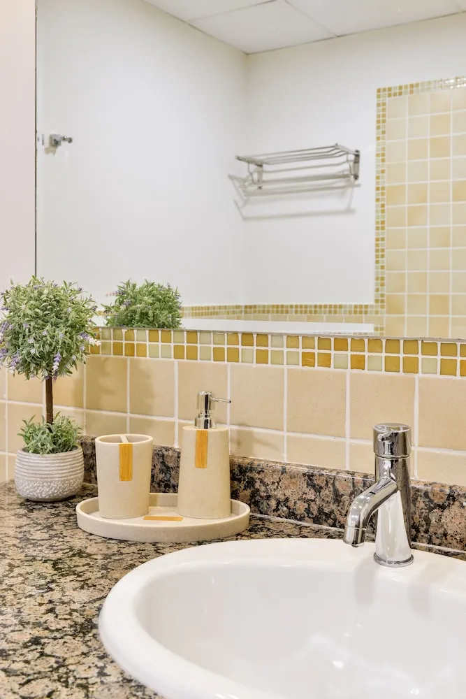 Deluxe 3BR Apartment plus maids room - Marina View