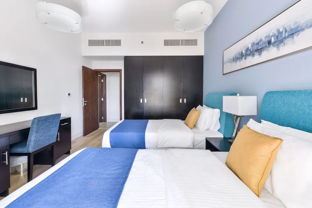 Deluxe 3BR Apartment plus maids room - Marina View