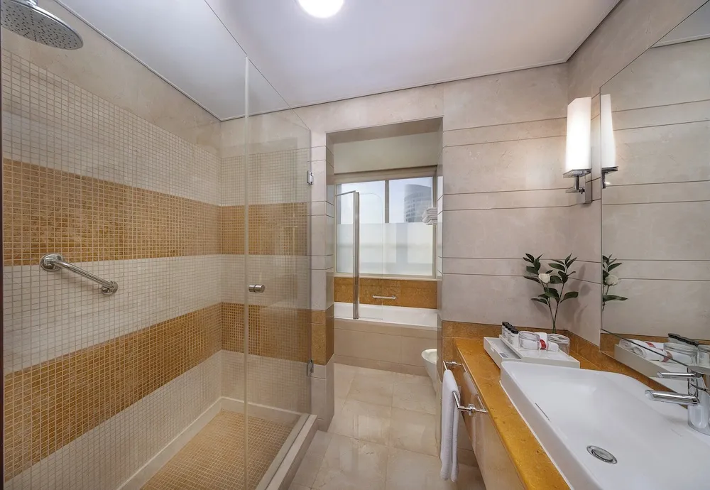 Business Süit, 1 En Büyük (King) Boy Yatak, Club Dinlenme Salonu Girişi, Kısmi Deniz Manzaralı